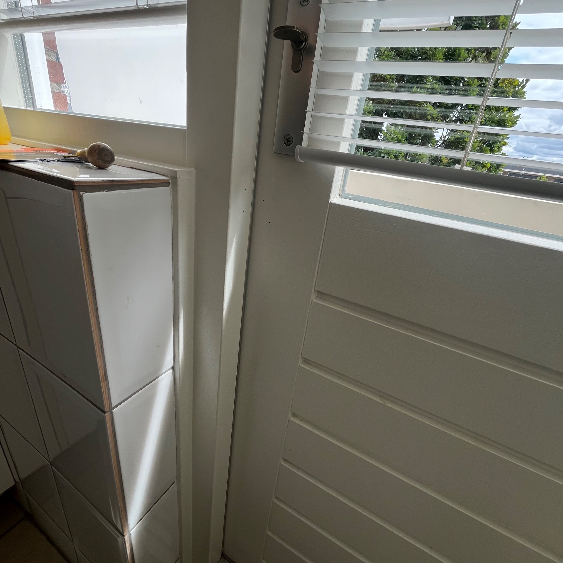 Luxaflex opgehangen in een keuken in Leidschendam