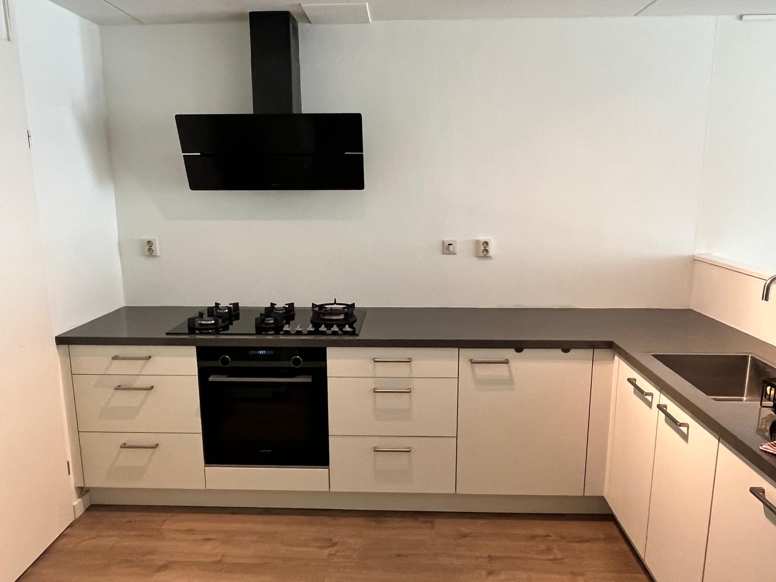 Woning verkoopklaar gemaakt in Den Haag uitgevoerd door Bastiaan Zwaan van 65Klusser
