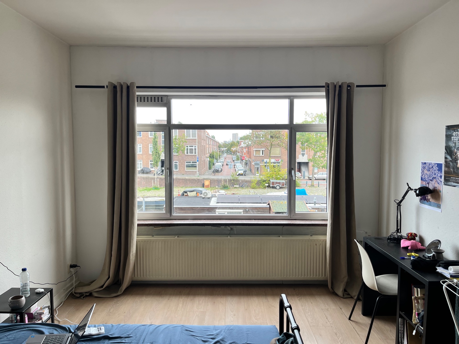 Gordijnroede na het opnieuw bevestigen in Den Haag