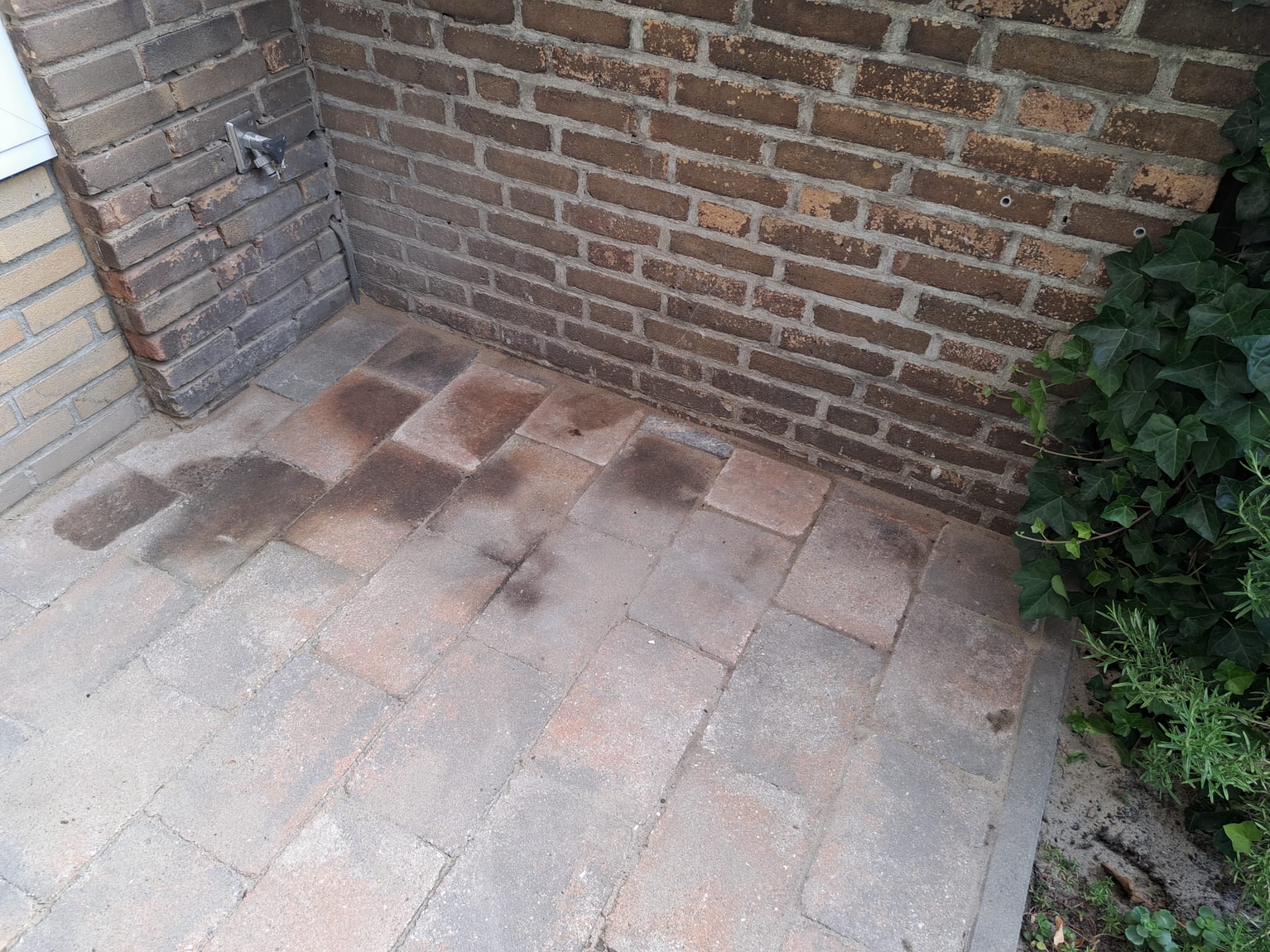 Tegels netjes leggen uitgevoerd door Rob van Erp van 65Klusser